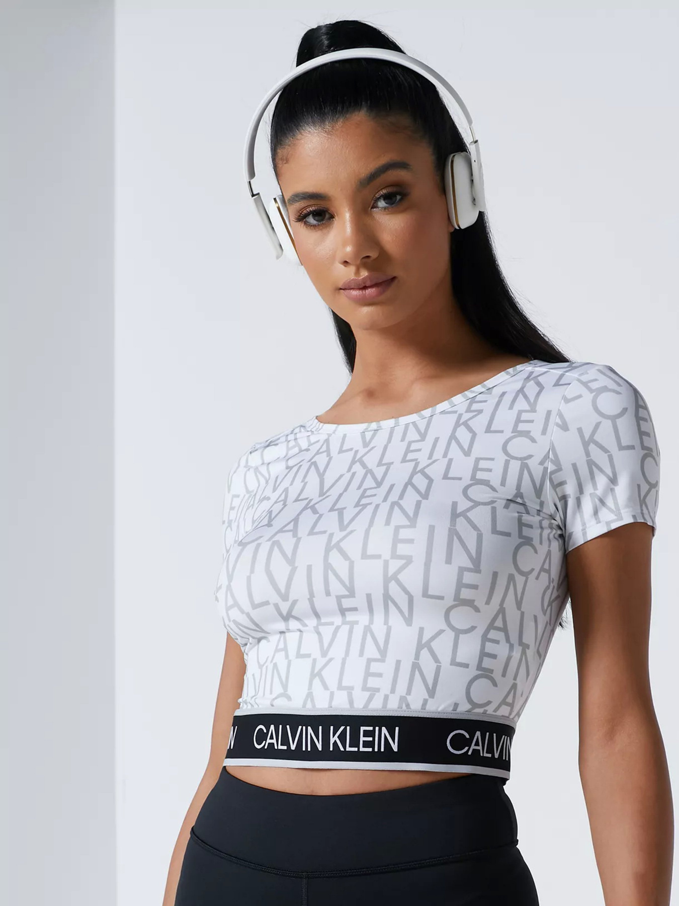 Футболки и поло Calvin Klein модель 00GWS1K145-143 Фото