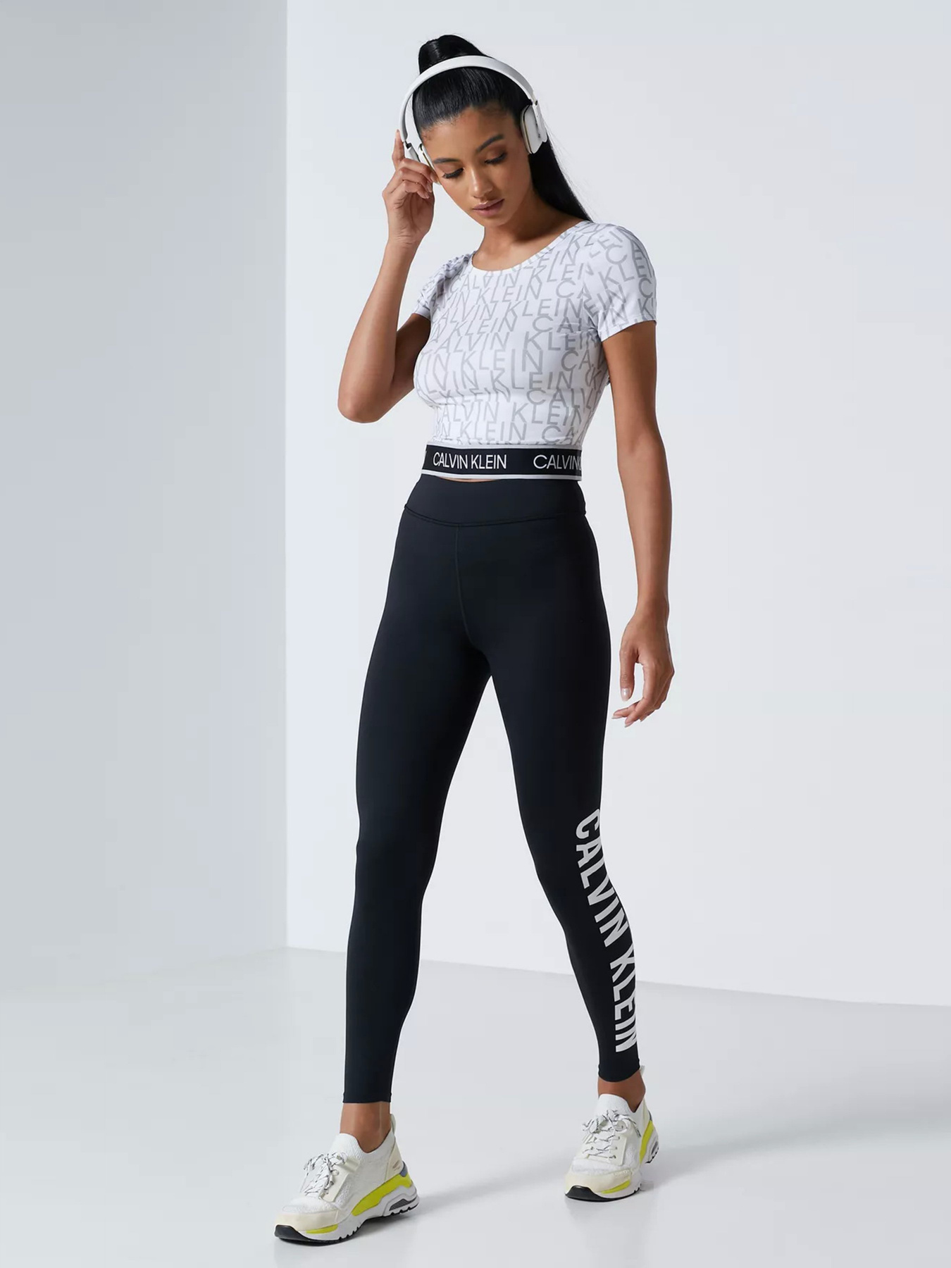 Футболки і поло Calvin Klein модель 00GWS1K145-143 Фото