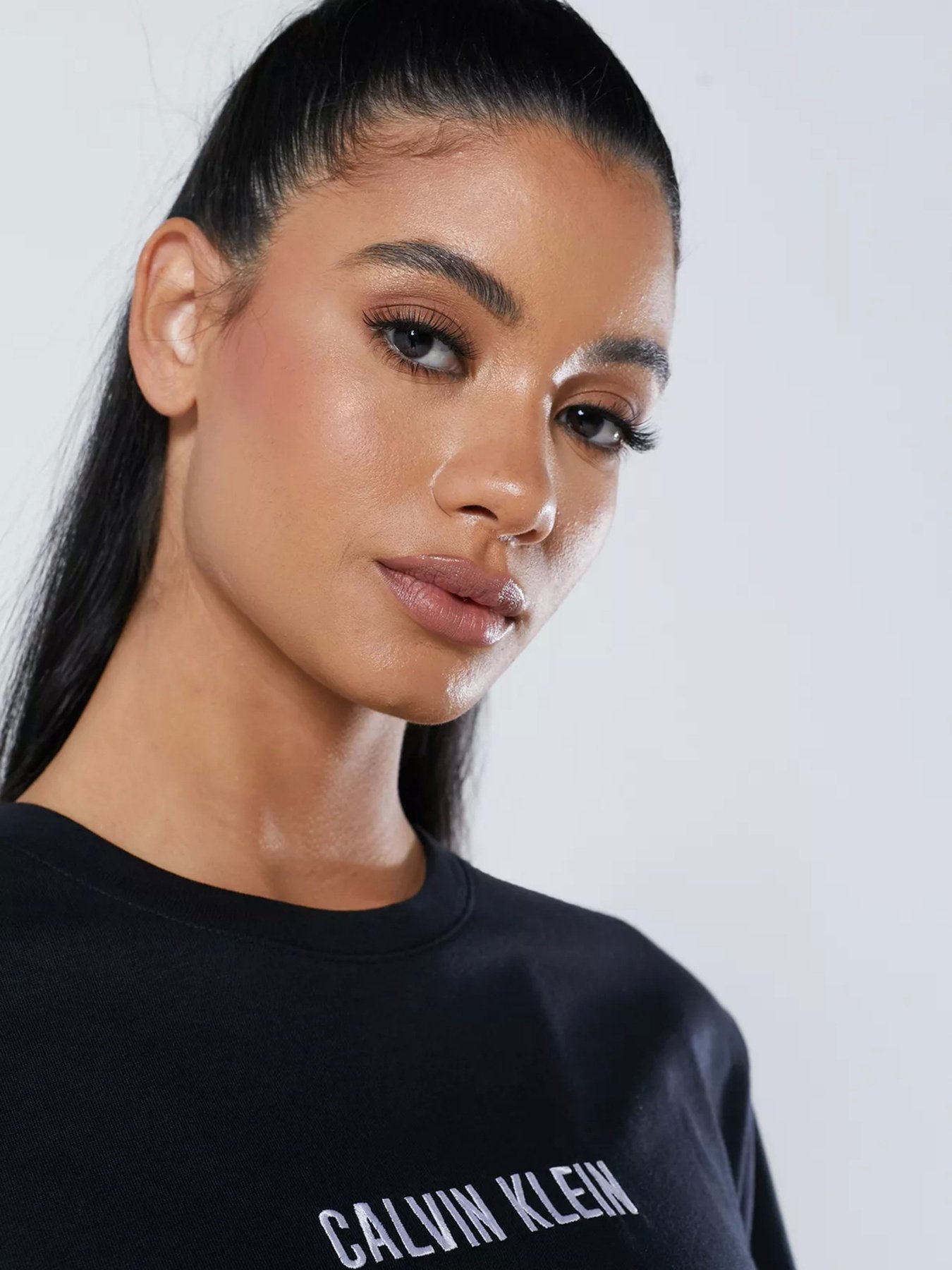 Спортивная футболка Calvin Klein модель 00GWS1K197-007 Спортивная футболка Calvin Klein модель 00GWS1K197-007 Фото