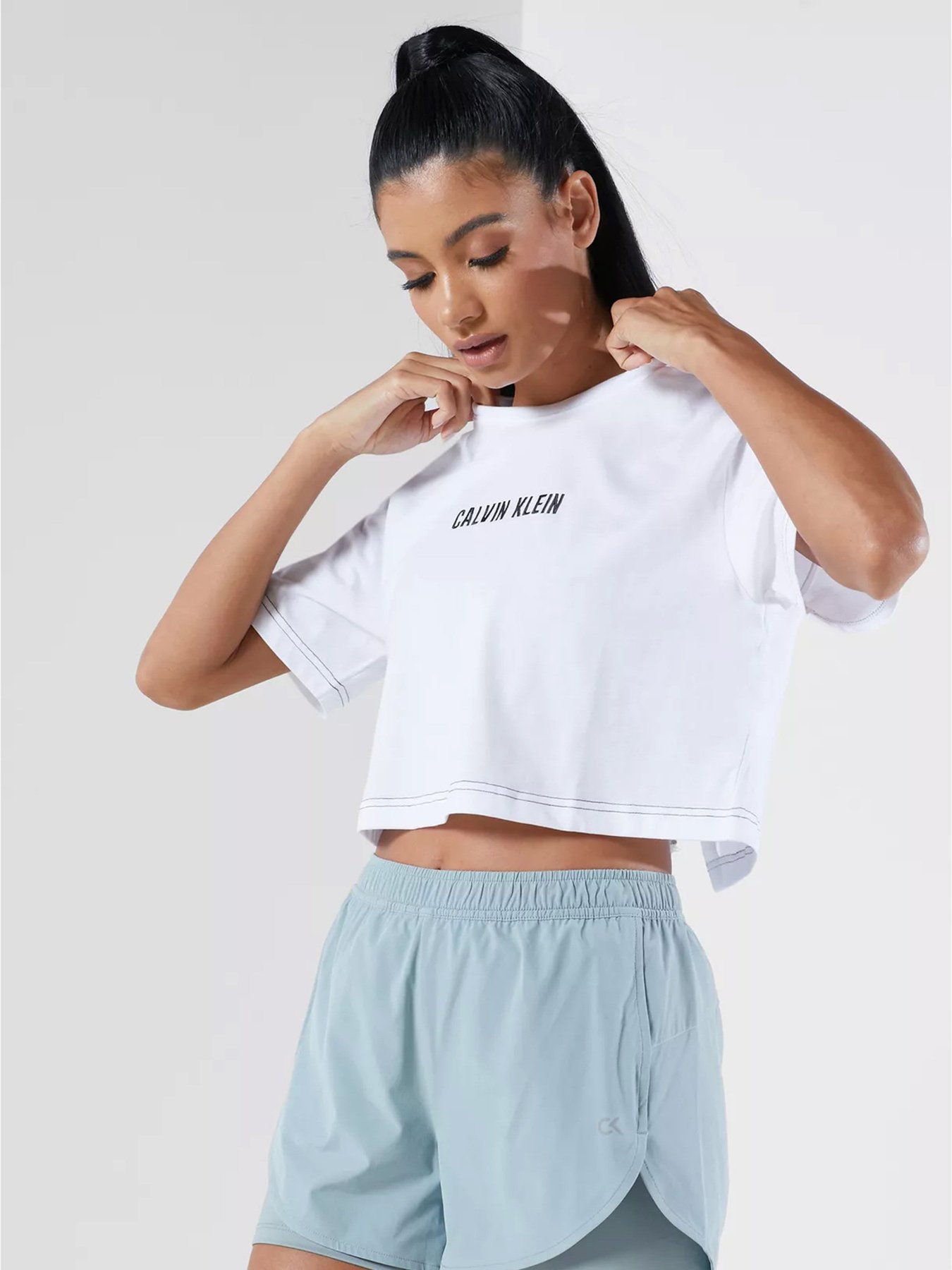 Спортивная футболка Calvin Klein модель 00GWS1K197-100 Спортивная футболка Calvin Klein модель 00GWS1K197-100 Фото