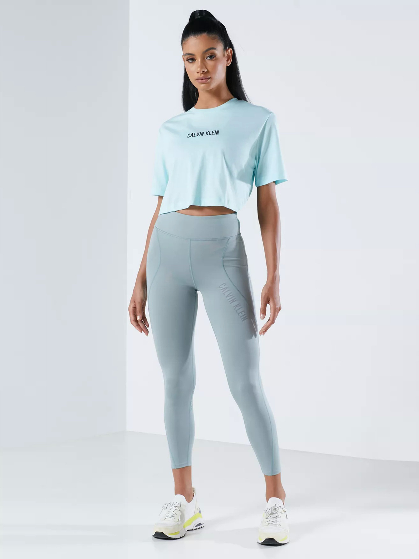 Спортивная футболка Calvin Klein модель 00GWS1K197-401 Спортивная футболка Calvin Klein модель 00GWS1K197-401 Фото