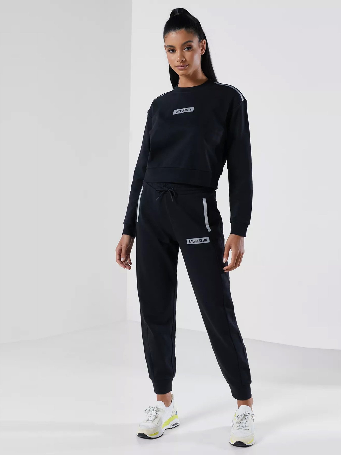 Свитшот Calvin Klein модель 00GWS1W302-007 Фото