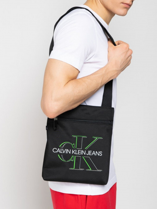 Мессенджер Calvin Klein модель K50K506347_BDS0 Фото