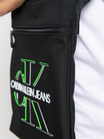 Мессенджер Calvin Klein модель K50K506347_BDS0 Фото