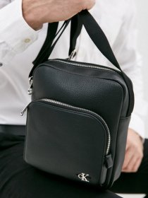 Мессенджер Calvin Klein модель K50K506384_BDS0 Фото