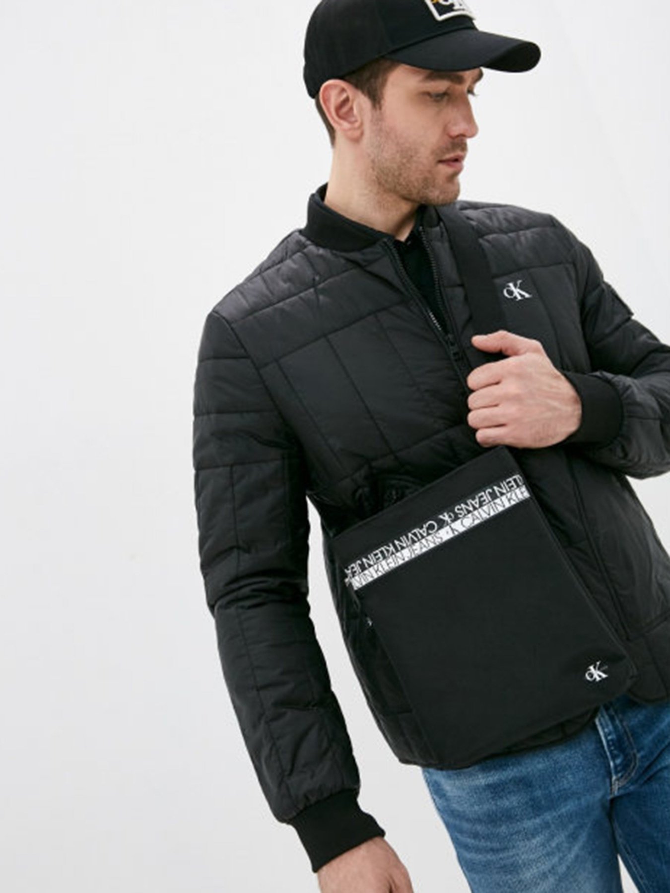 Мессенджер Calvin Klein модель K50K506539_BDS0 Фото