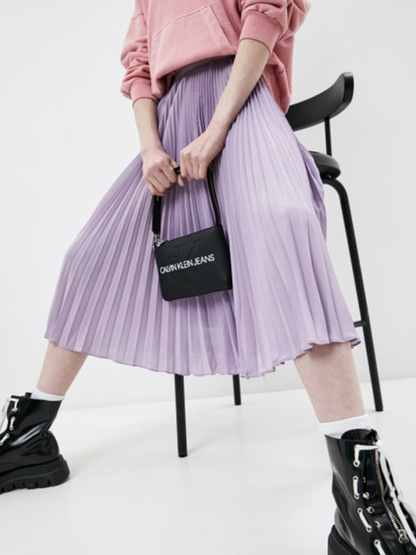 Кросс-боди Calvin Klein модель K60K607462_BDS0 Фото