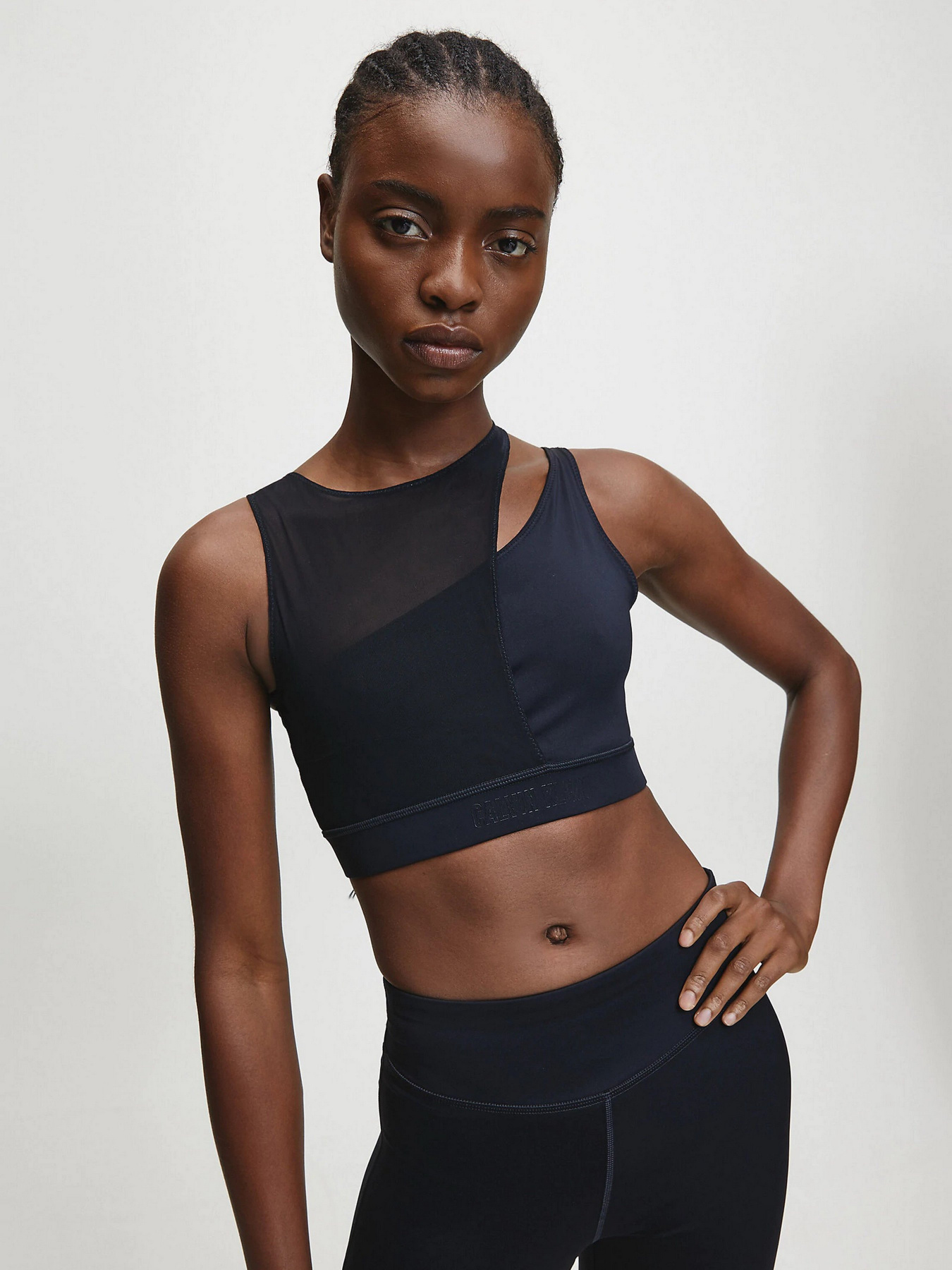 Топ Calvin Klein модель 00GWS0K167-002 Фото