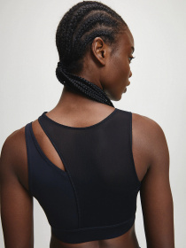 Топ Calvin Klein модель 00GWS0K167-002 Фото