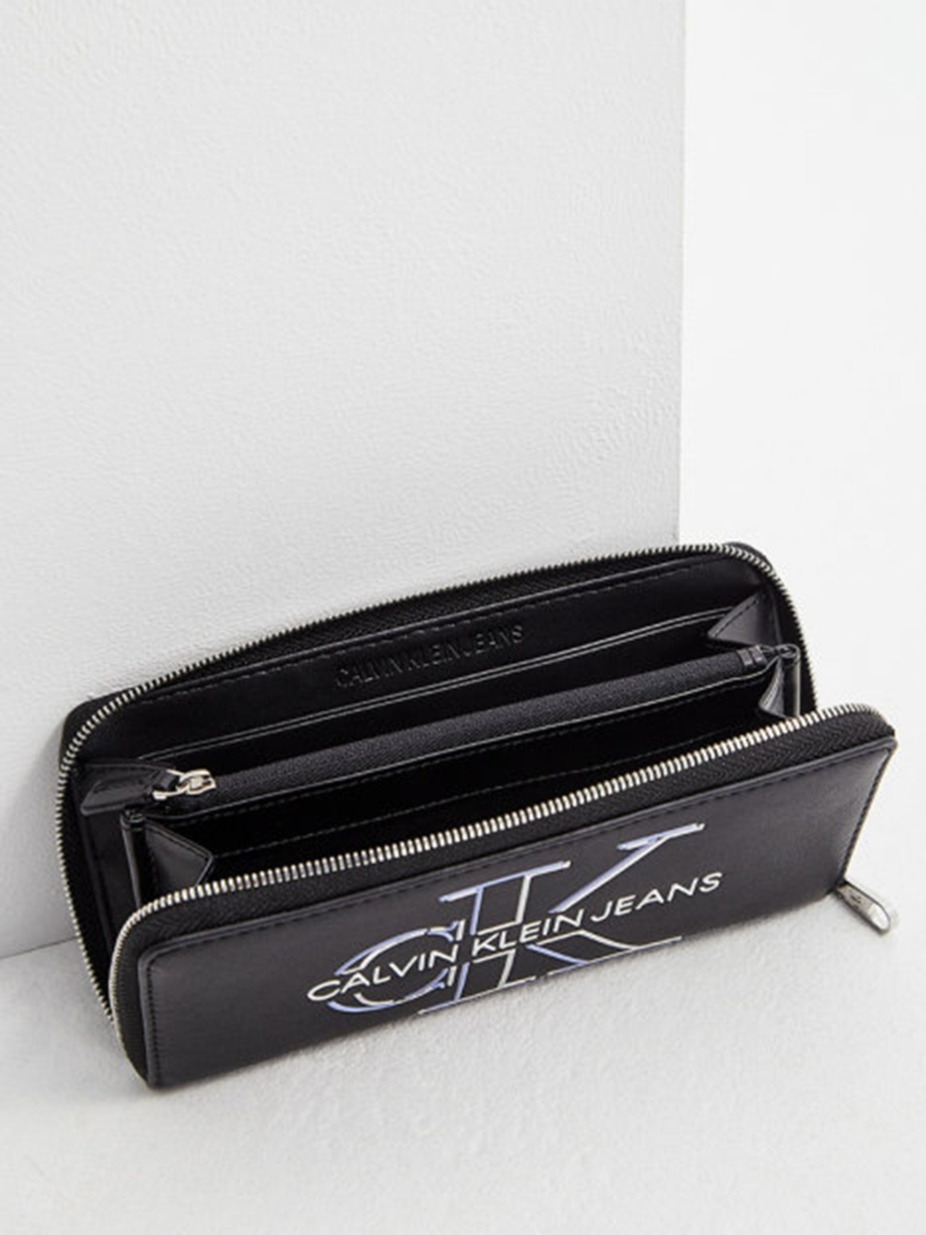 Гаманець Calvin Klein модель K60K607631_BDS0 Фото