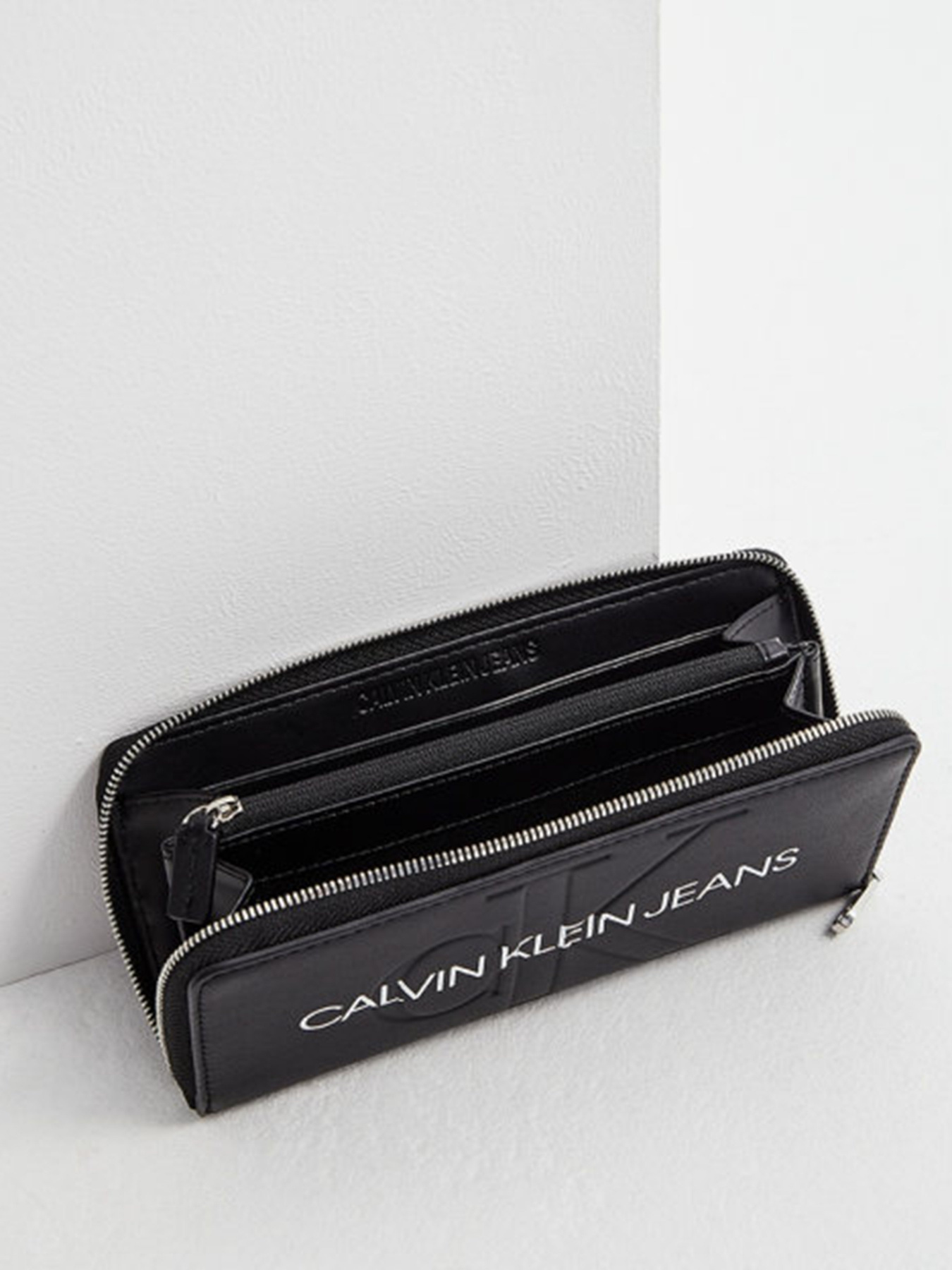 Кошелек Calvin Klein модель K60K607634_BDS0 Фото