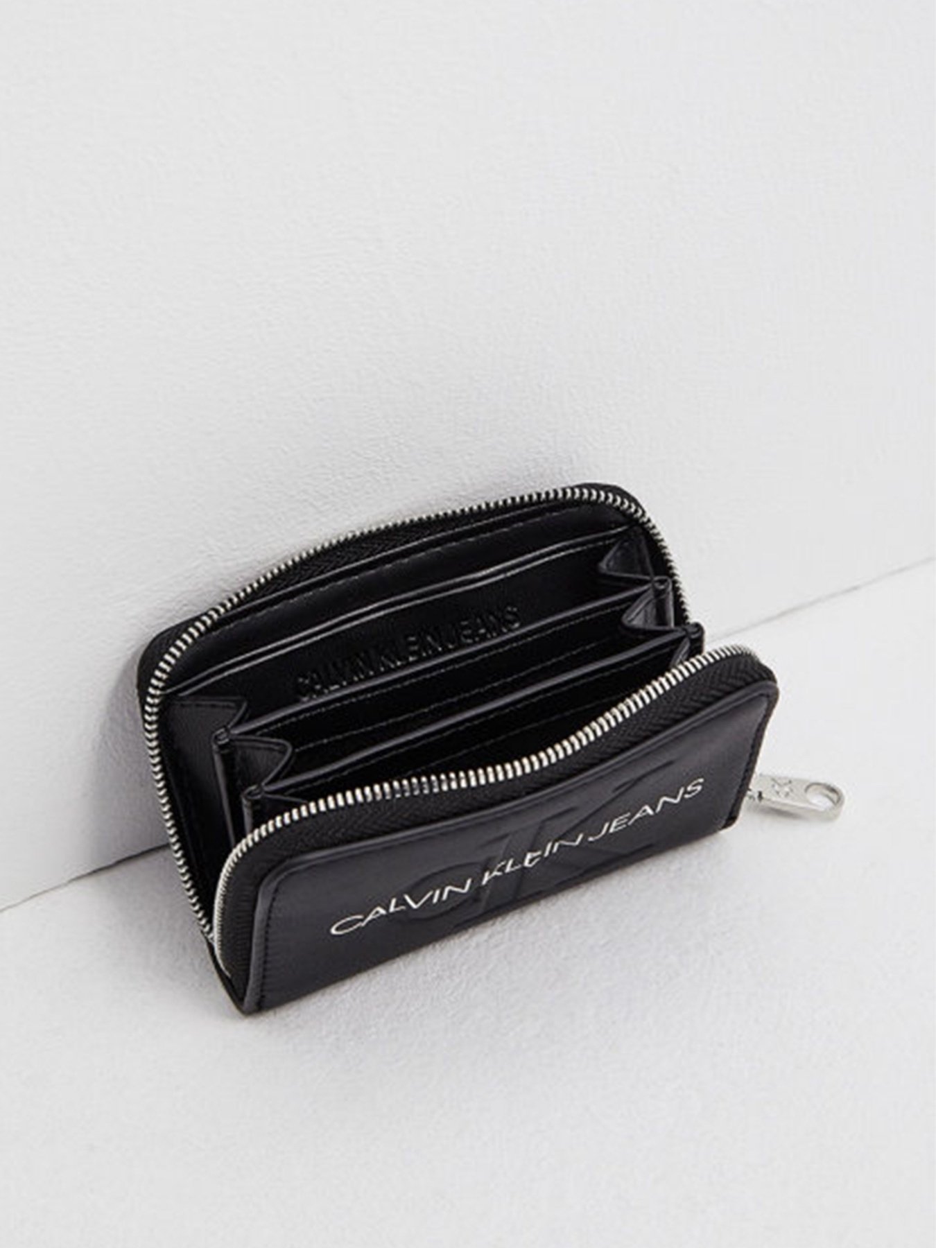 Гаманець Calvin Klein модель K60K608007_BDS0 Фото