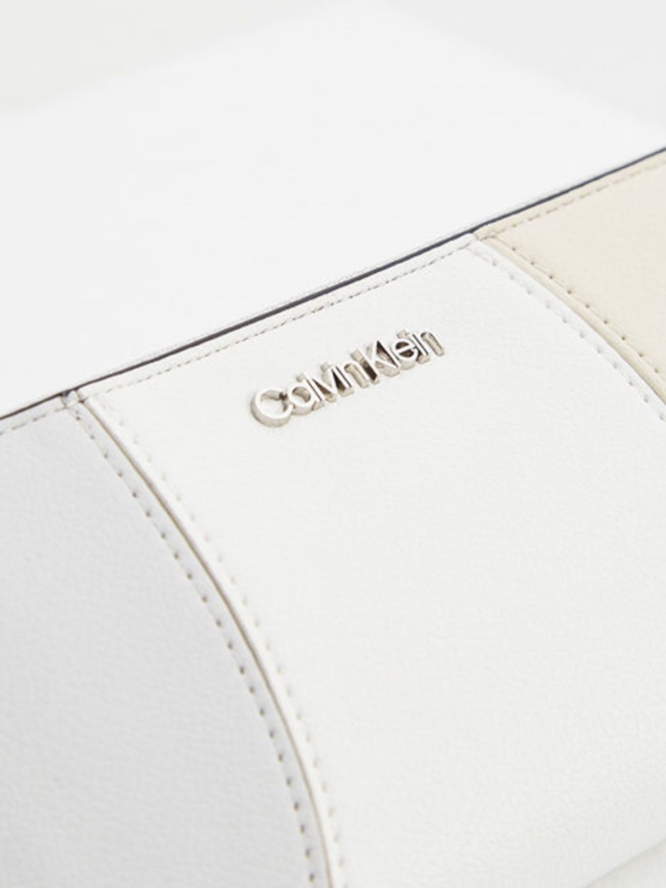 Кошелек Calvin Klein модель K60K608120_03A0 Фото