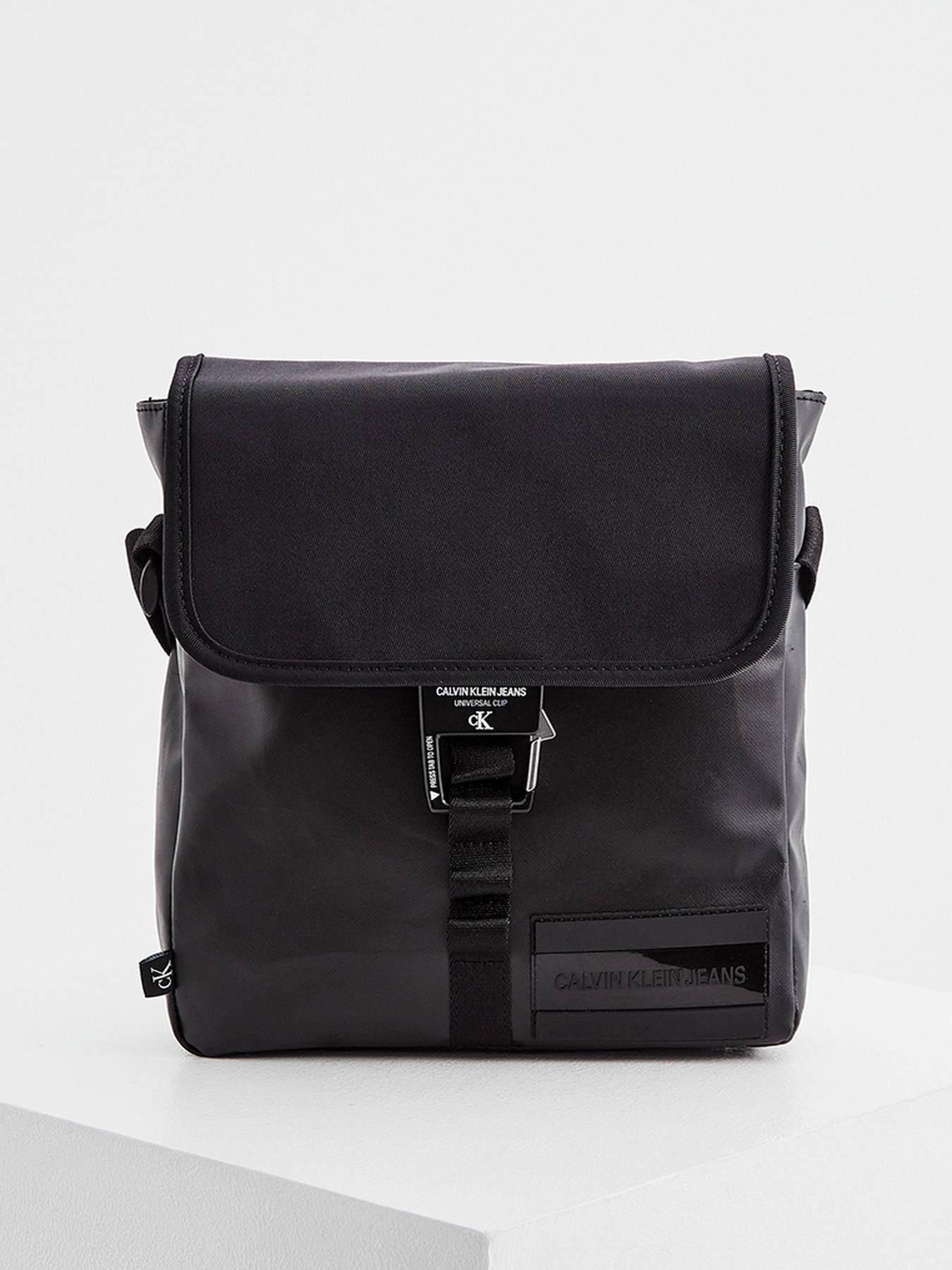 Крос-боді Calvin Klein модель K50K506359_BDS0 Фото