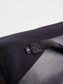 Крос-боді Calvin Klein модель K50K506360_BDS0 Фото