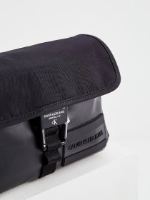 Крос-боді Calvin Klein модель K50K506360_BDS0 Фото