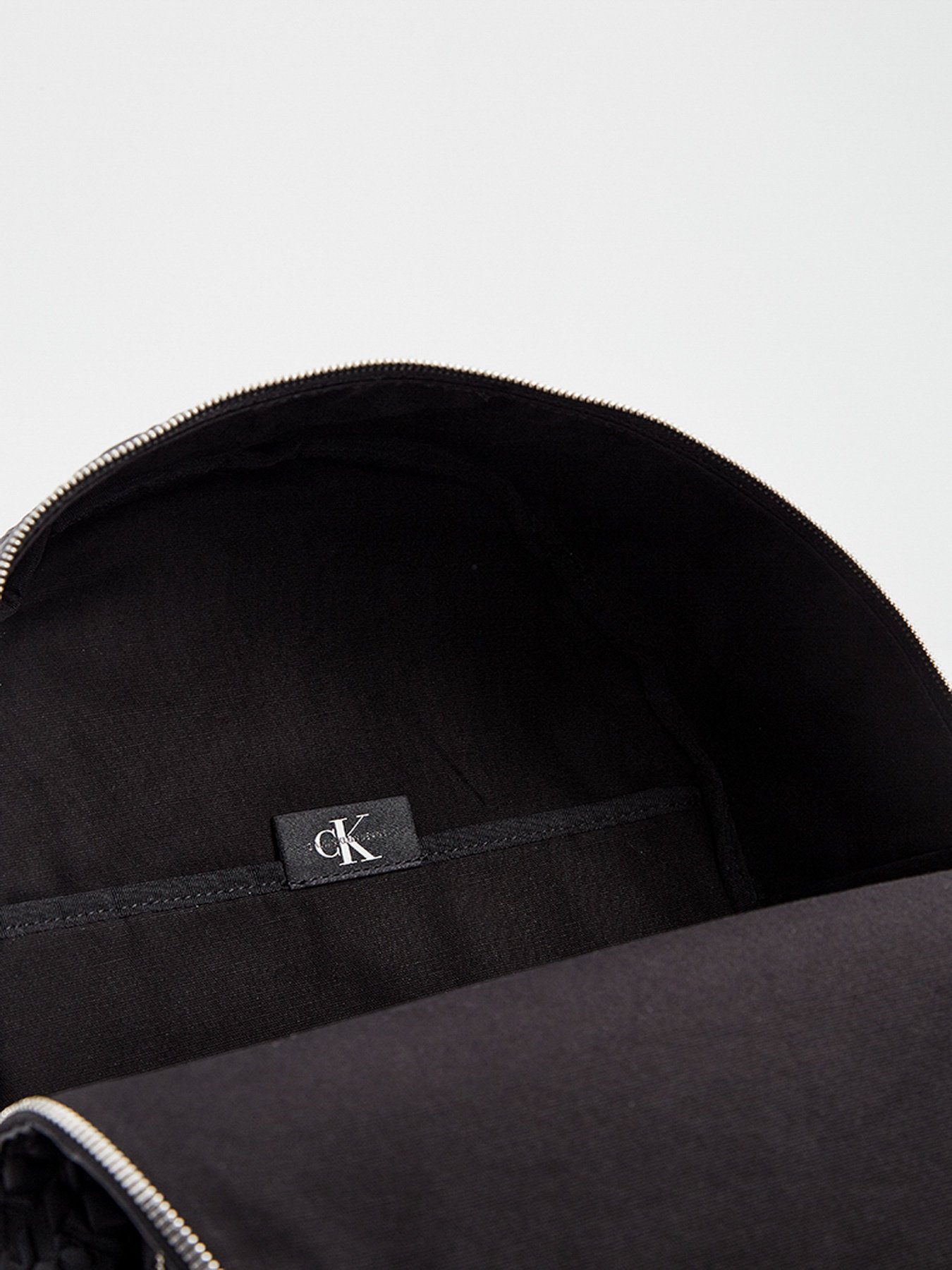 Рюкзаки Calvin Klein модель K50K506375_BDS0 Фото