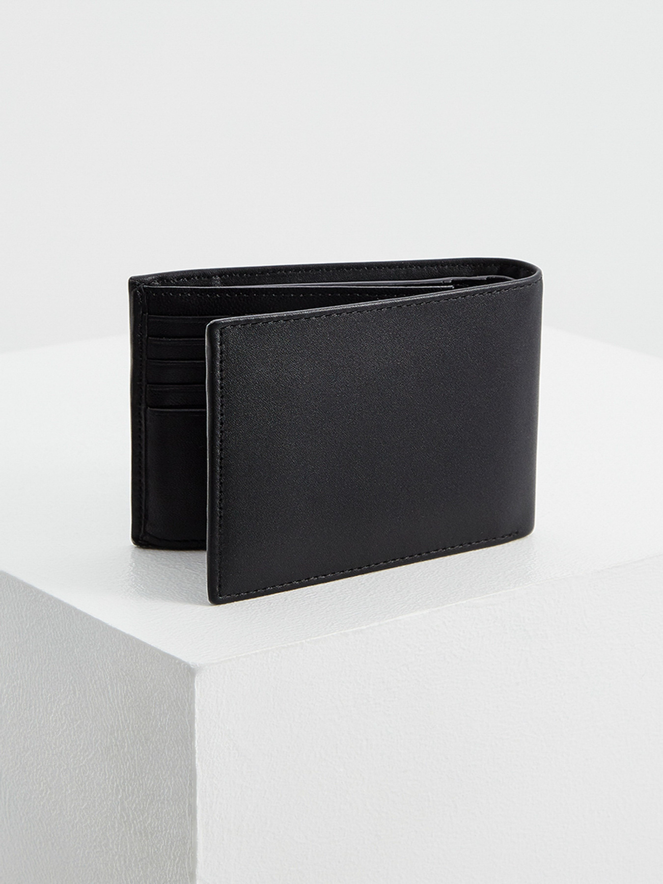 Кошелек Calvin Klein модель K50K506387_BAX0 Фото