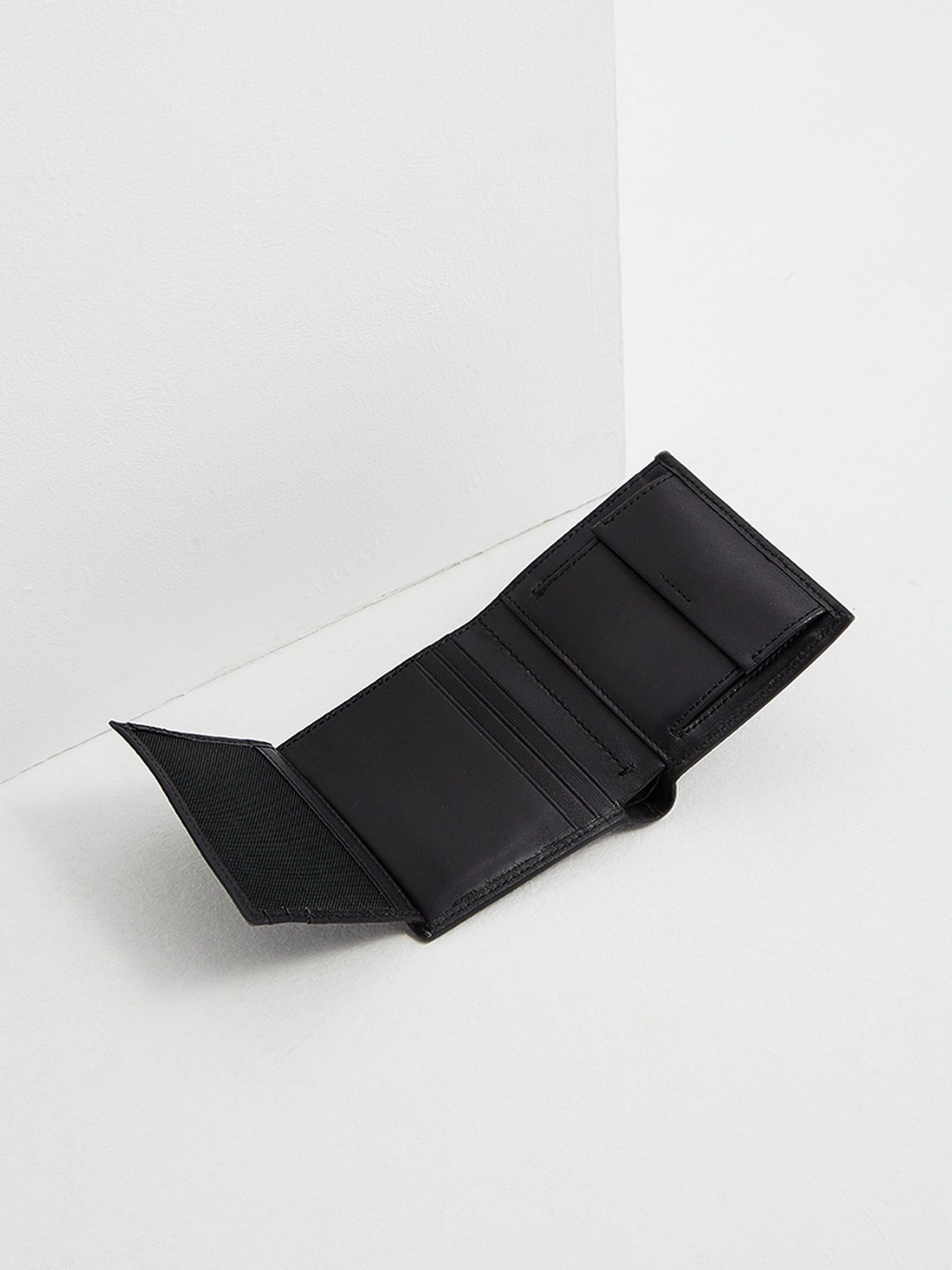 Гаманець Calvin Klein модель K50K506388_BAX0 Фото