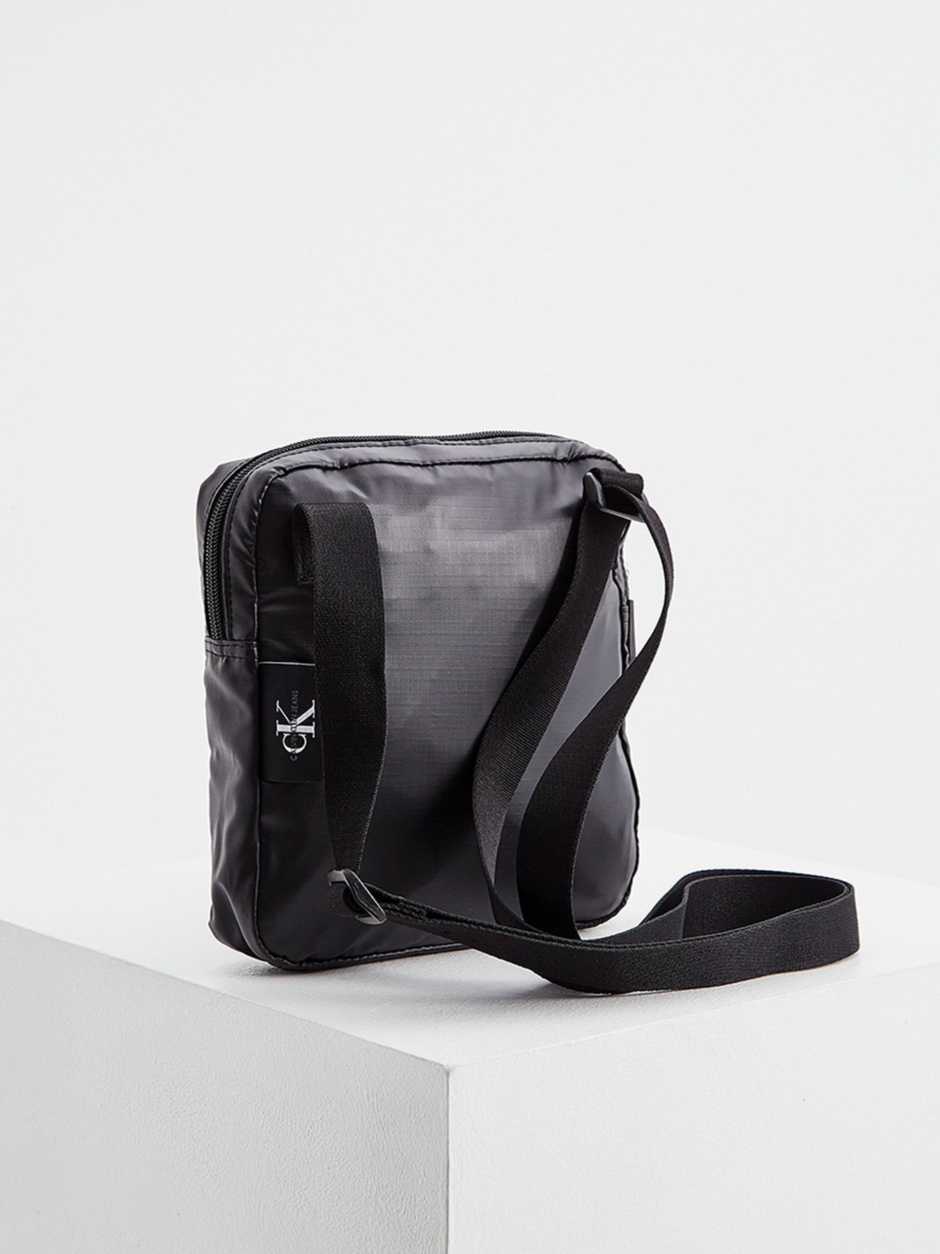 Крос-боді Calvin Klein модель K50K506641_BDS0 Фото