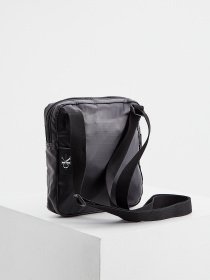 Крос-боді Calvin Klein модель K50K506641_BDS0 Фото