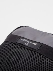 Крос-боді Calvin Klein модель K50K506641_BDS0 Фото