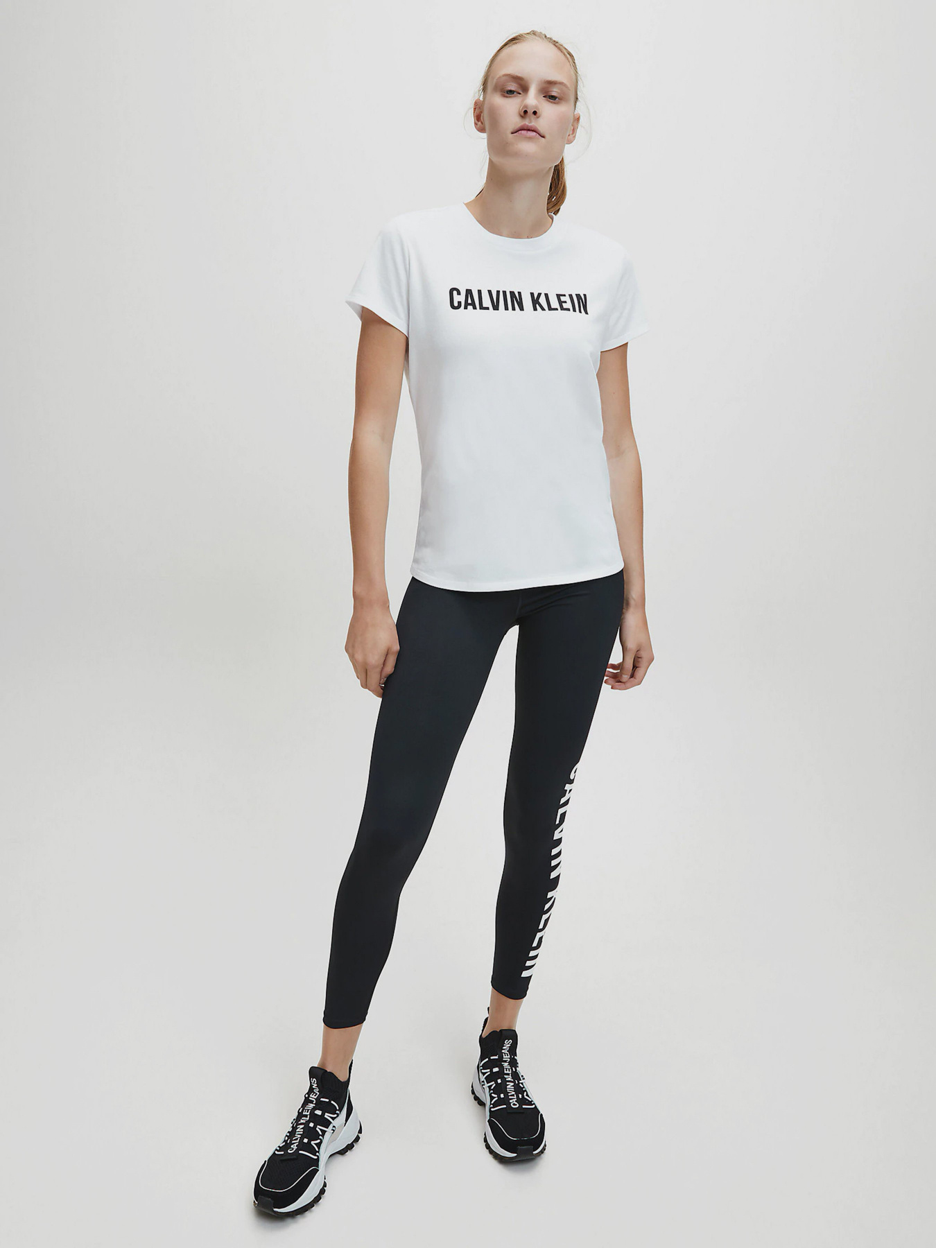 Футболки и поло Calvin Klein модель 00GWF0K141-100 Фото