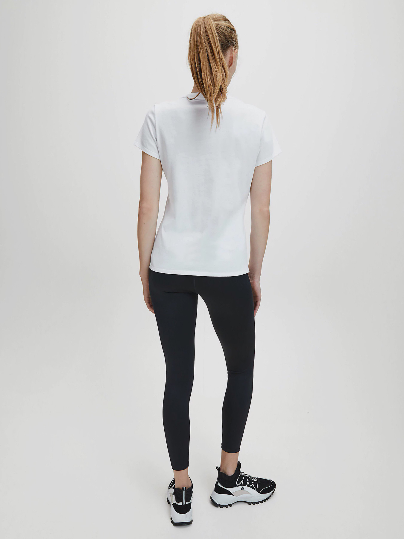 Футболки і поло Calvin Klein модель 00GWF0K141-100 Фото