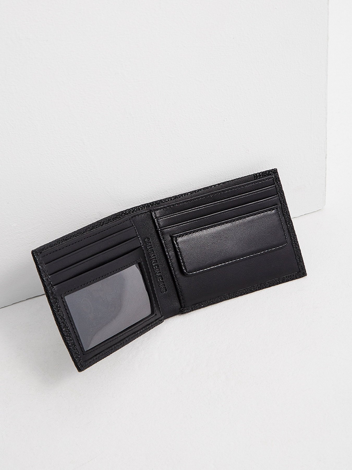 Кошелек Calvin Klein модель K50K506793_BDS0 Фото