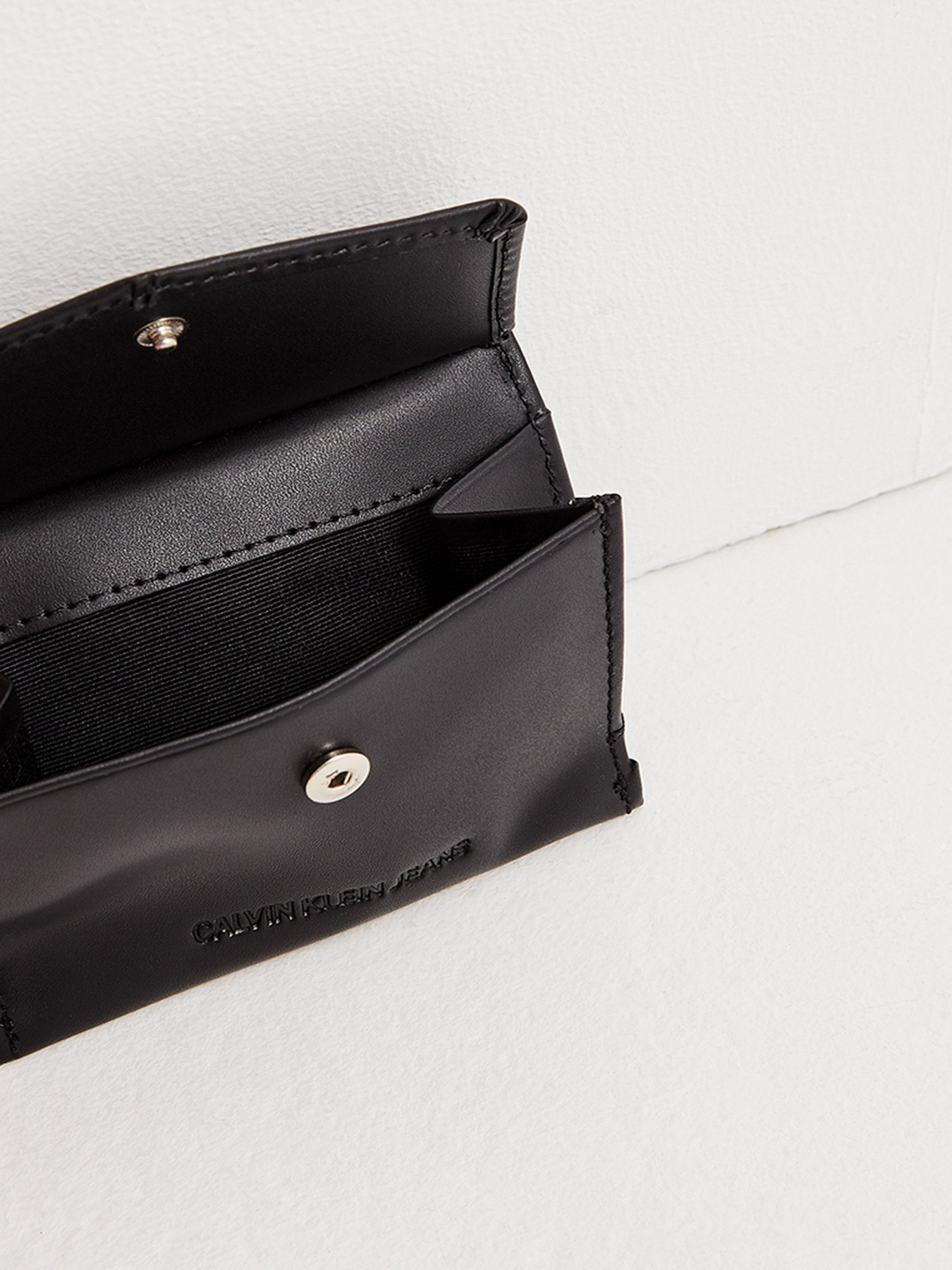 Гаманець Calvin Klein модель K50K506794_BDS0 Фото