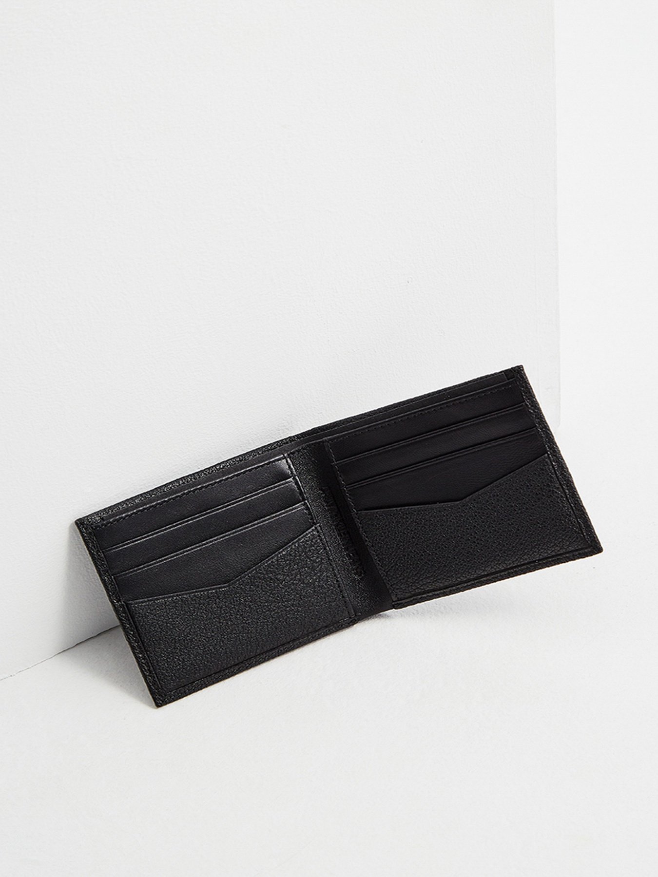 Кошелек Calvin Klein модель K50K506811_BDS0 Фото