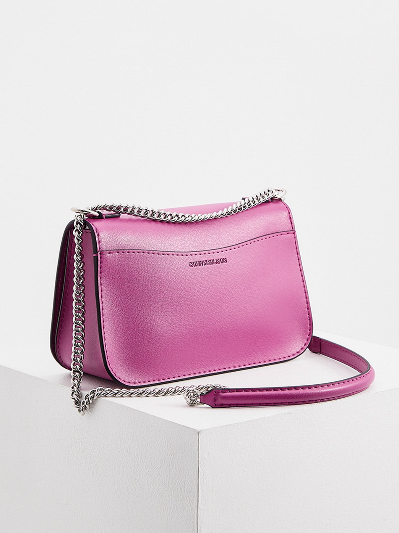 Кросс-боди Calvin Klein модель K60K607482_VIB0 Фото