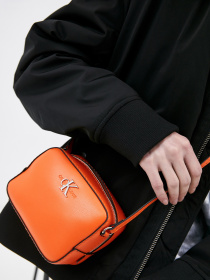 Кросс-боди Calvin Klein модель K60K607485_SEA0 Фото