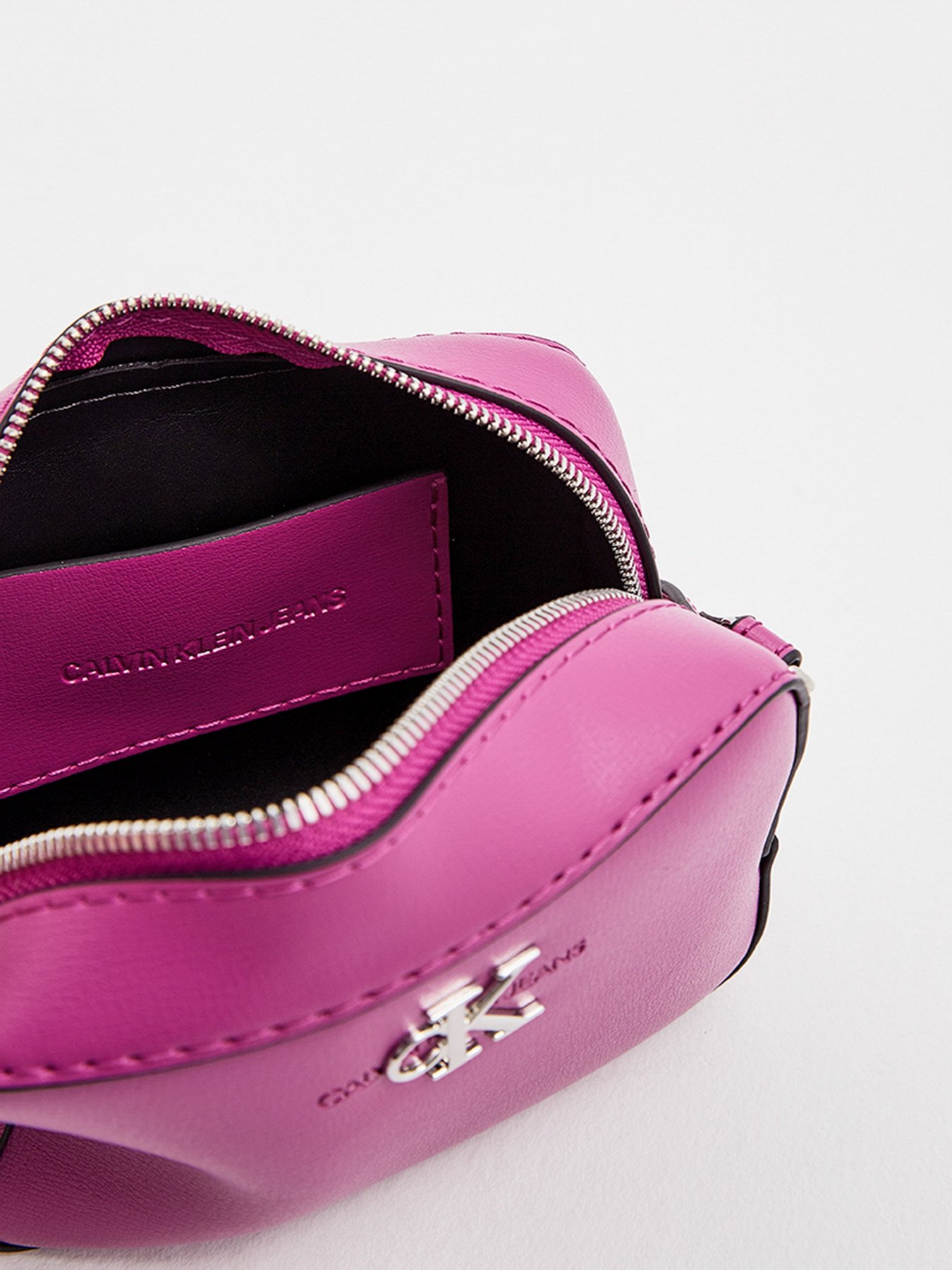 Кросс-боди Calvin Klein модель K60K607485_VIB0 Фото