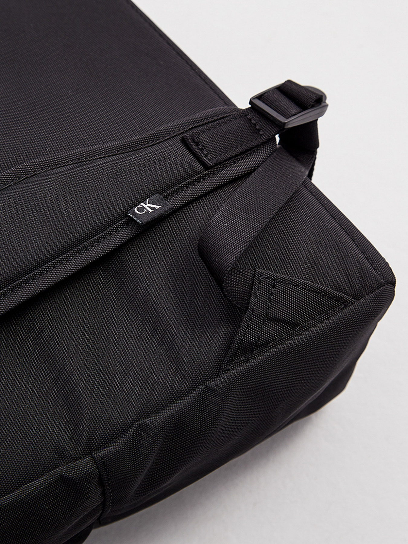 Рюкзаки Calvin Klein Round BP40 модель K60K607576_BDS0 Фото