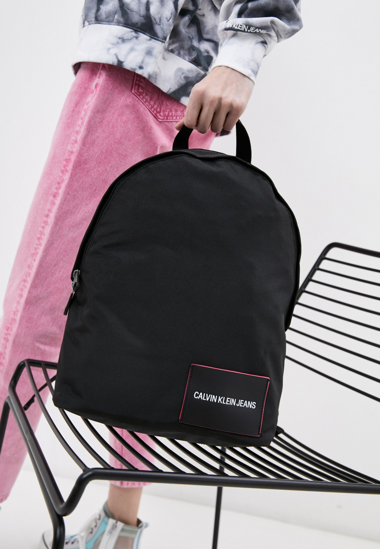 Рюкзаки Calvin Klein Round BP40 модель K60K607576_BDS0 Фото