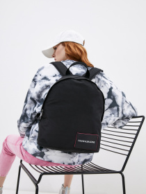 Рюкзаки Calvin Klein Round BP40 модель K60K607576_BDS0 Фото