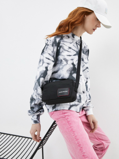 Крос-боді Calvin Klein модель K60K607577_BDS0 — фото 5 - INTERTOP