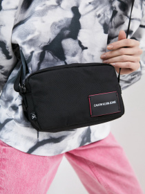 Кросс-боди Calvin Klein модель K60K607577_BDS0 Фото