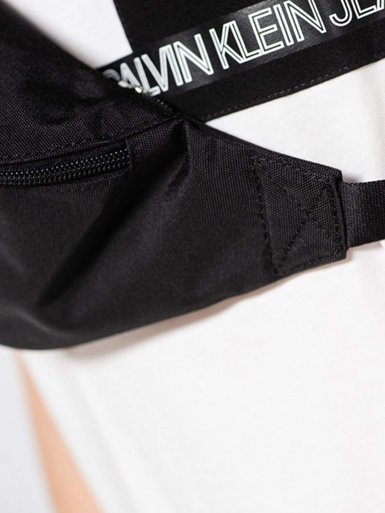 Поясна сумка Calvin Klein модель K50K506130_BDS0 Фото