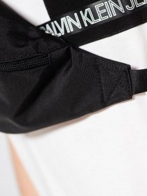 Поясна сумка Calvin Klein модель K50K506130_BDS0 Фото