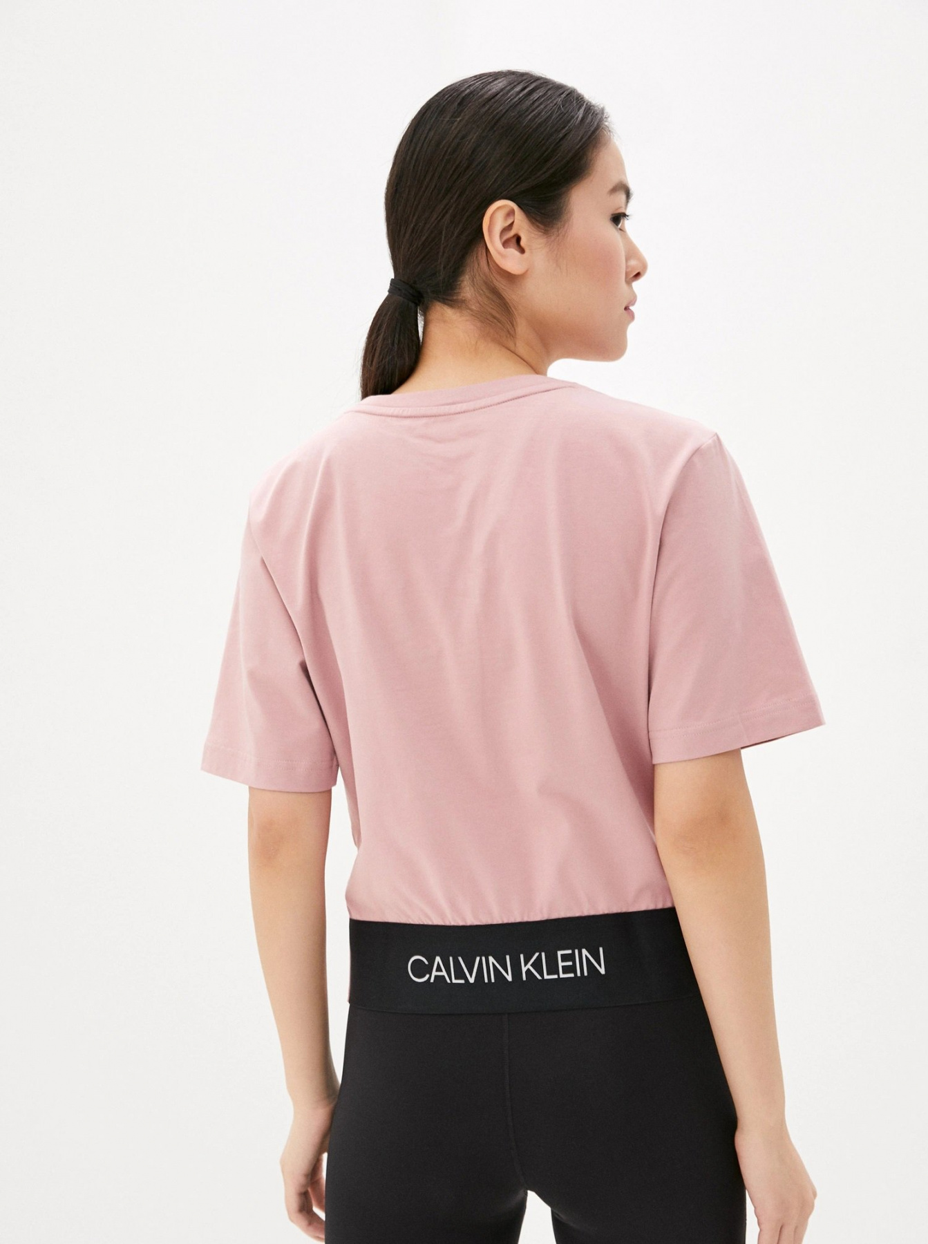 Футболки і поло Calvin Klein модель 00GWT0K199-620 Фото