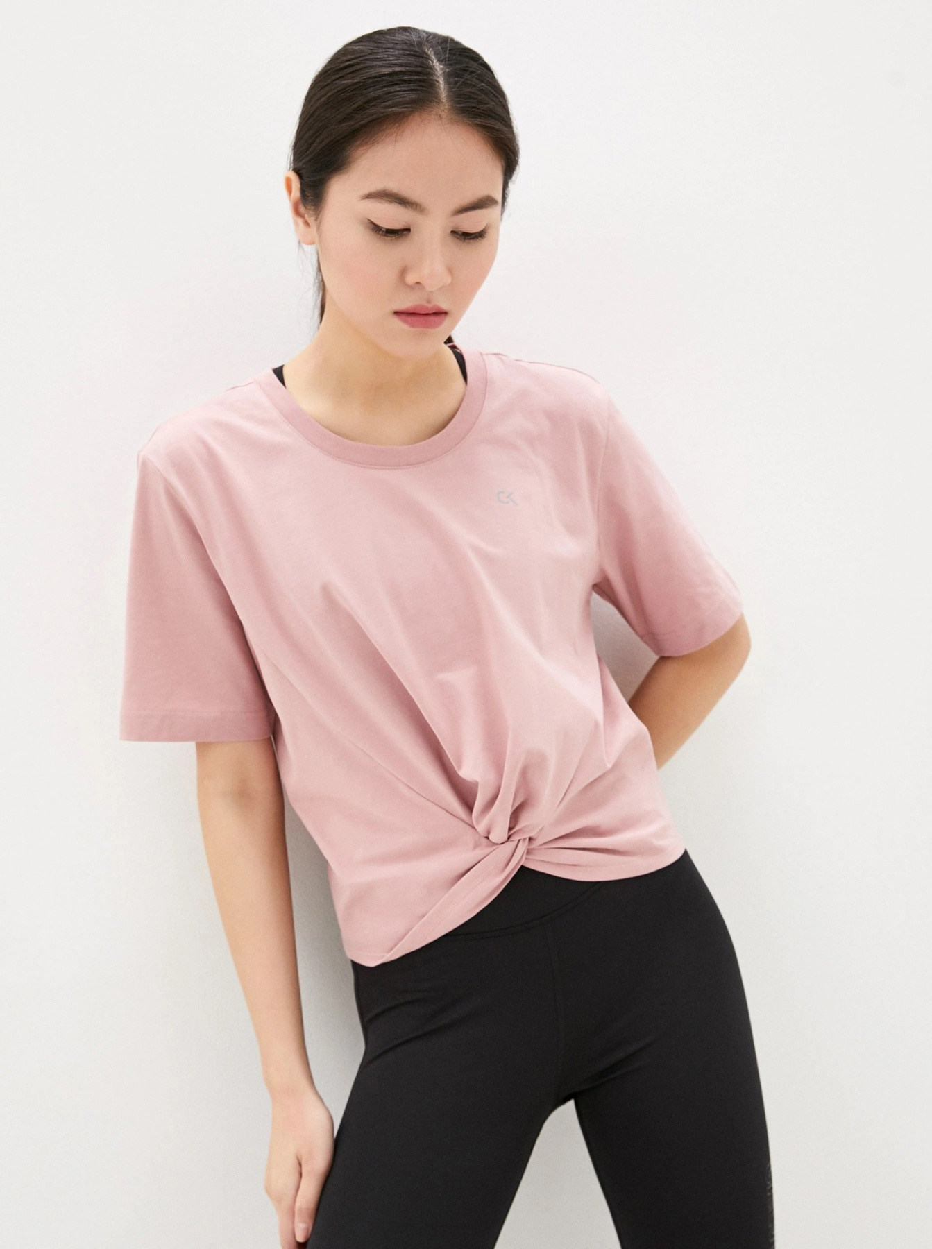 Футболки і поло Calvin Klein модель 00GWT0K199-620 Фото