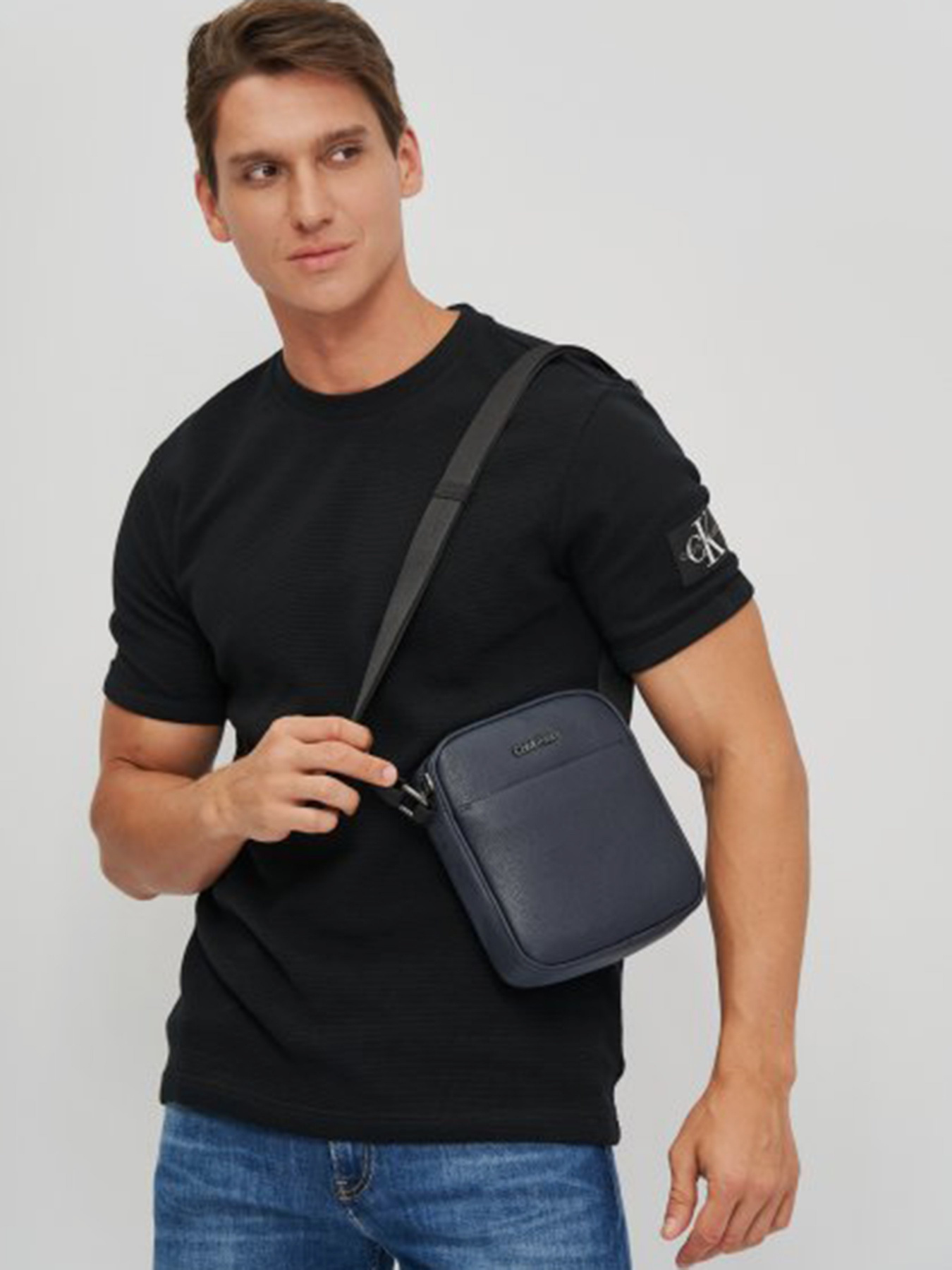 Мессенджер Calvin Klein модель K50K506314_CEF Фото