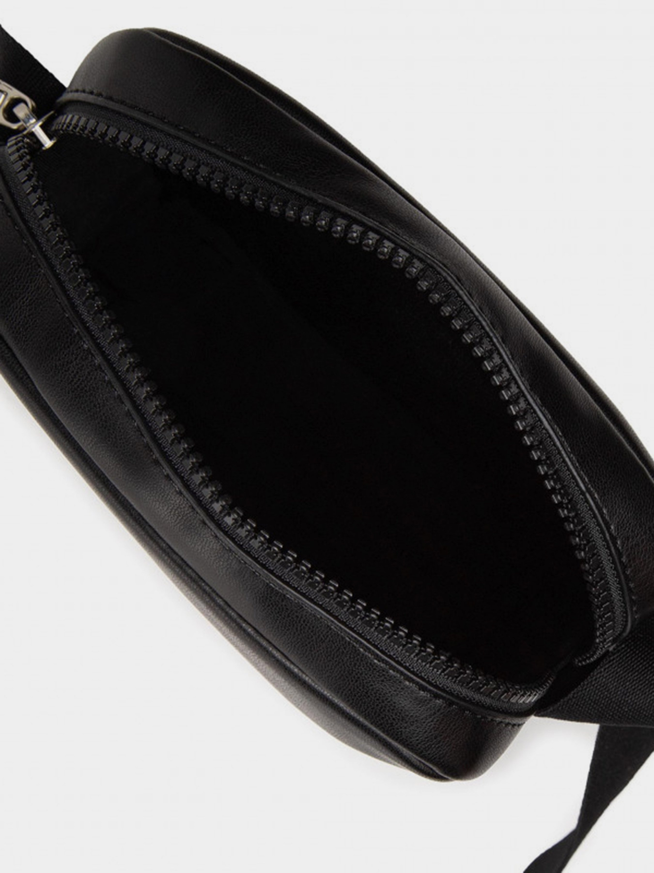 Мессенджер Calvin Klein модель K50K506953_BDS Фото