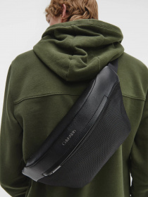 Поясная сумка Calvin Klein модель K50K506971_BAX Фото