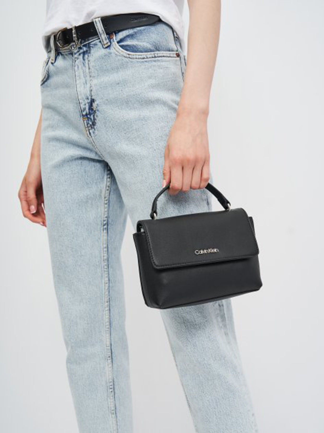 Кросс-боди Calvin Klein модель K60K608170_BAX Фото