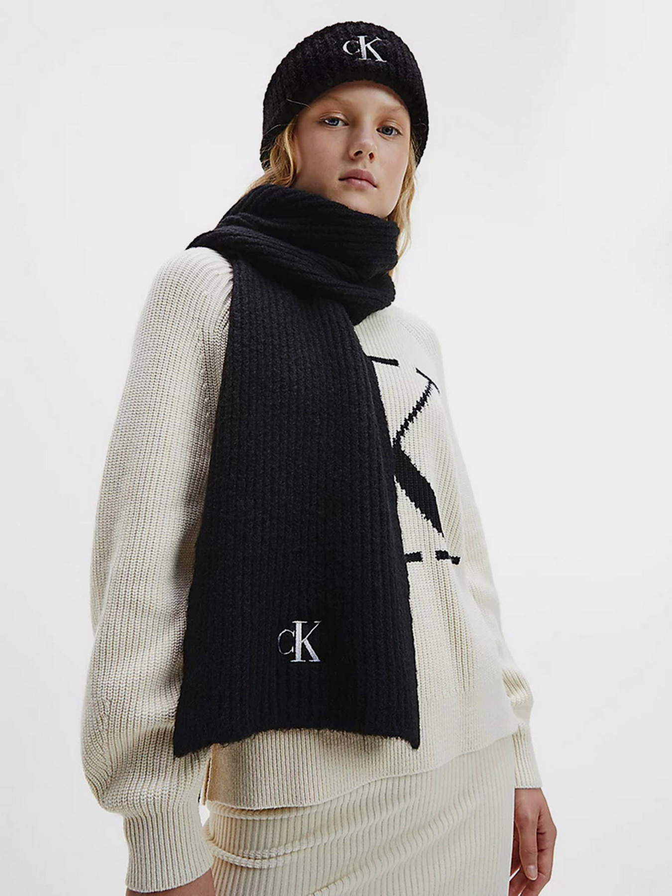 Шапка/шарф Calvin Klein модель K60K608406_BDS Фото