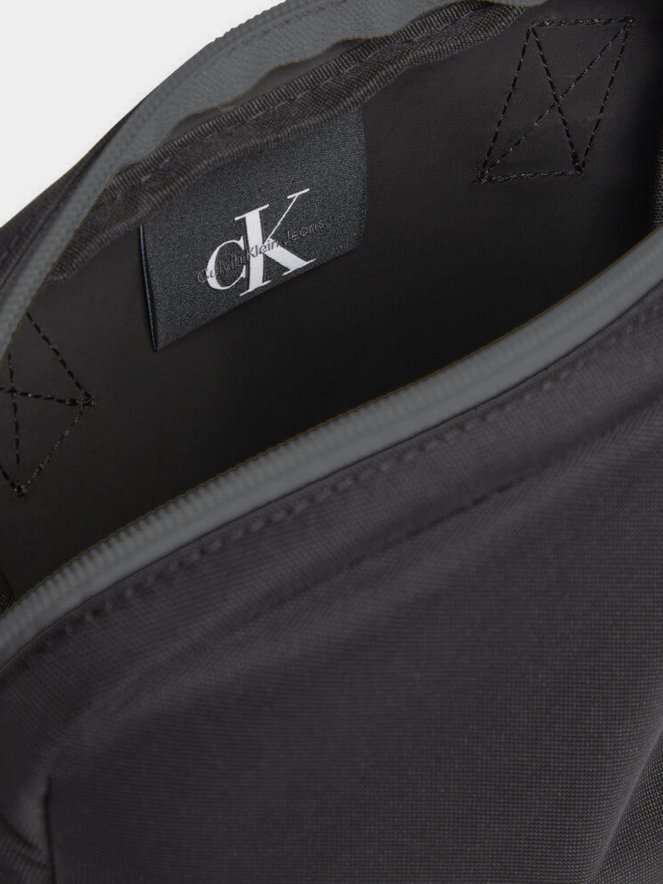 Мессенджер Calvin Klein модель K50K508185_BDS Фото