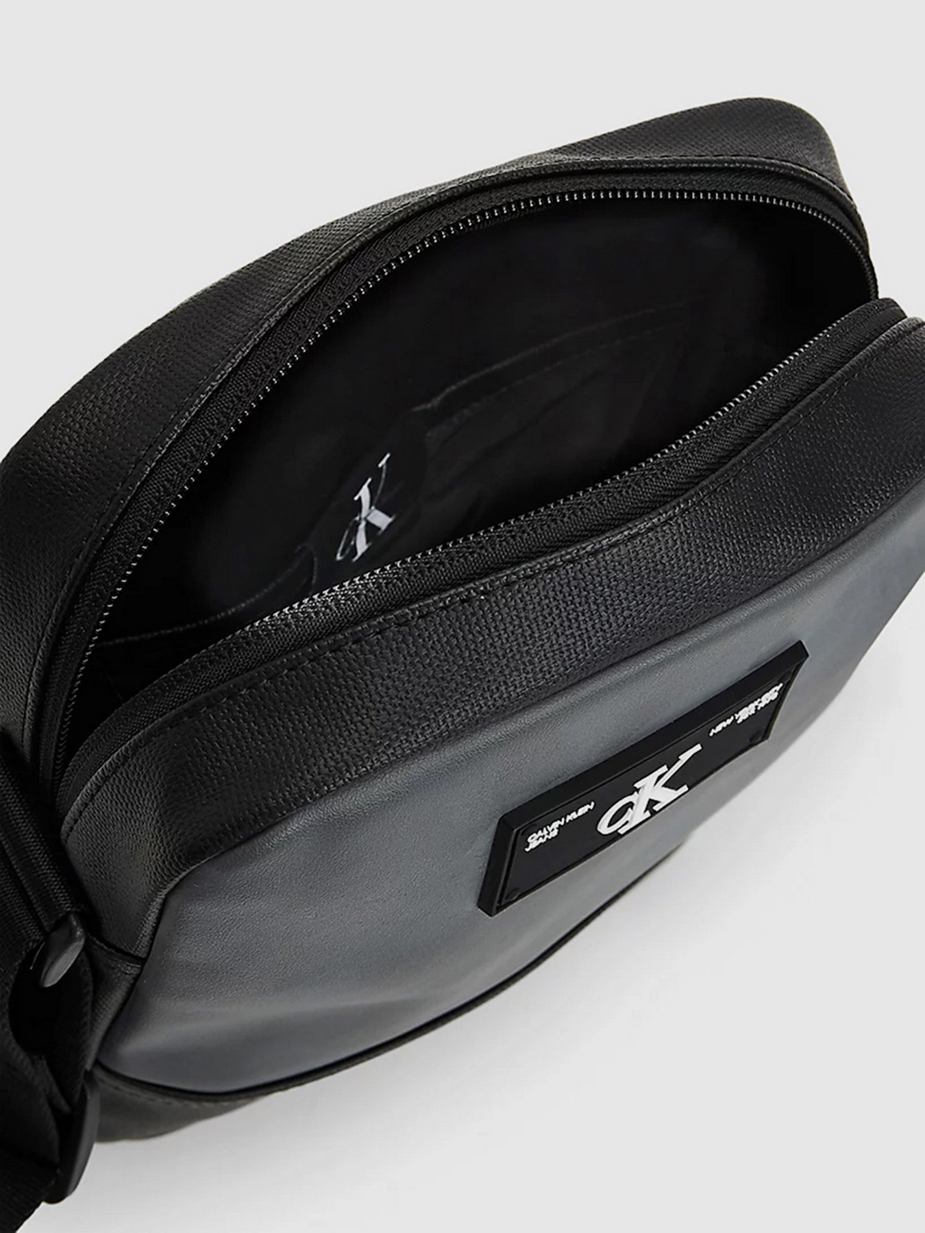 Мессенджер Calvin Klein модель K50K508196_0IM Фото